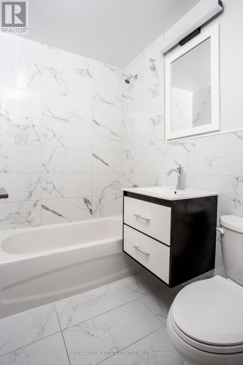 103 - 371 Lakeshore Road W, Mississauga, Ontario  L5H 1H4 - Photo 8 - W13667736