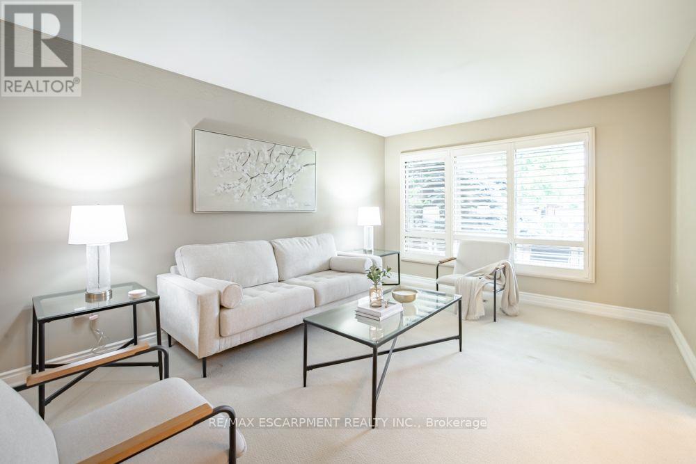 49 Branthaven Drive, Hamilton, Ontario  L8J 2M2 - Photo 8 - X13667820