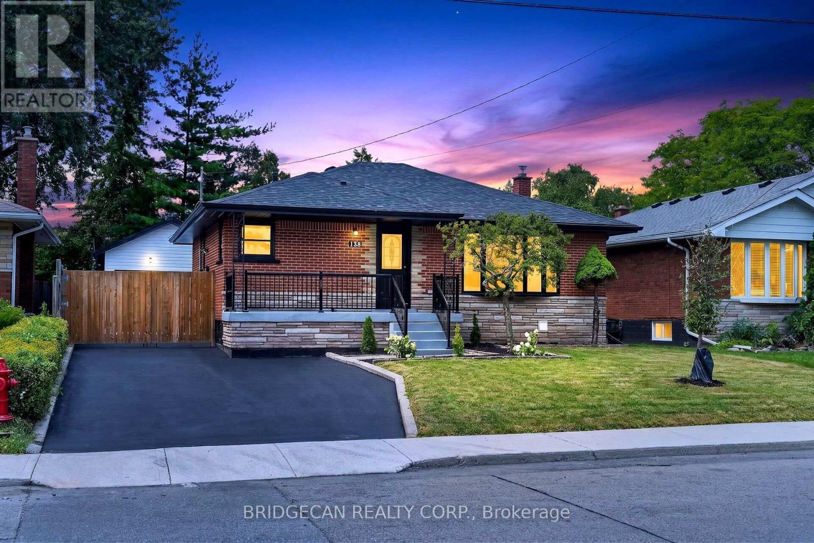 138 RENDELL BOULEVARD, Hamilton, Ontario