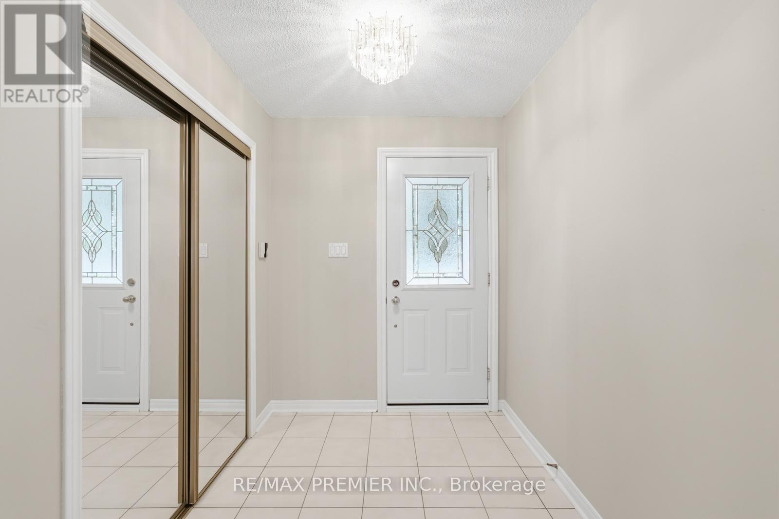 122 Spring Town Road, Vaughan, Ontario  L4L 8E6 - Photo 5 - N13666356