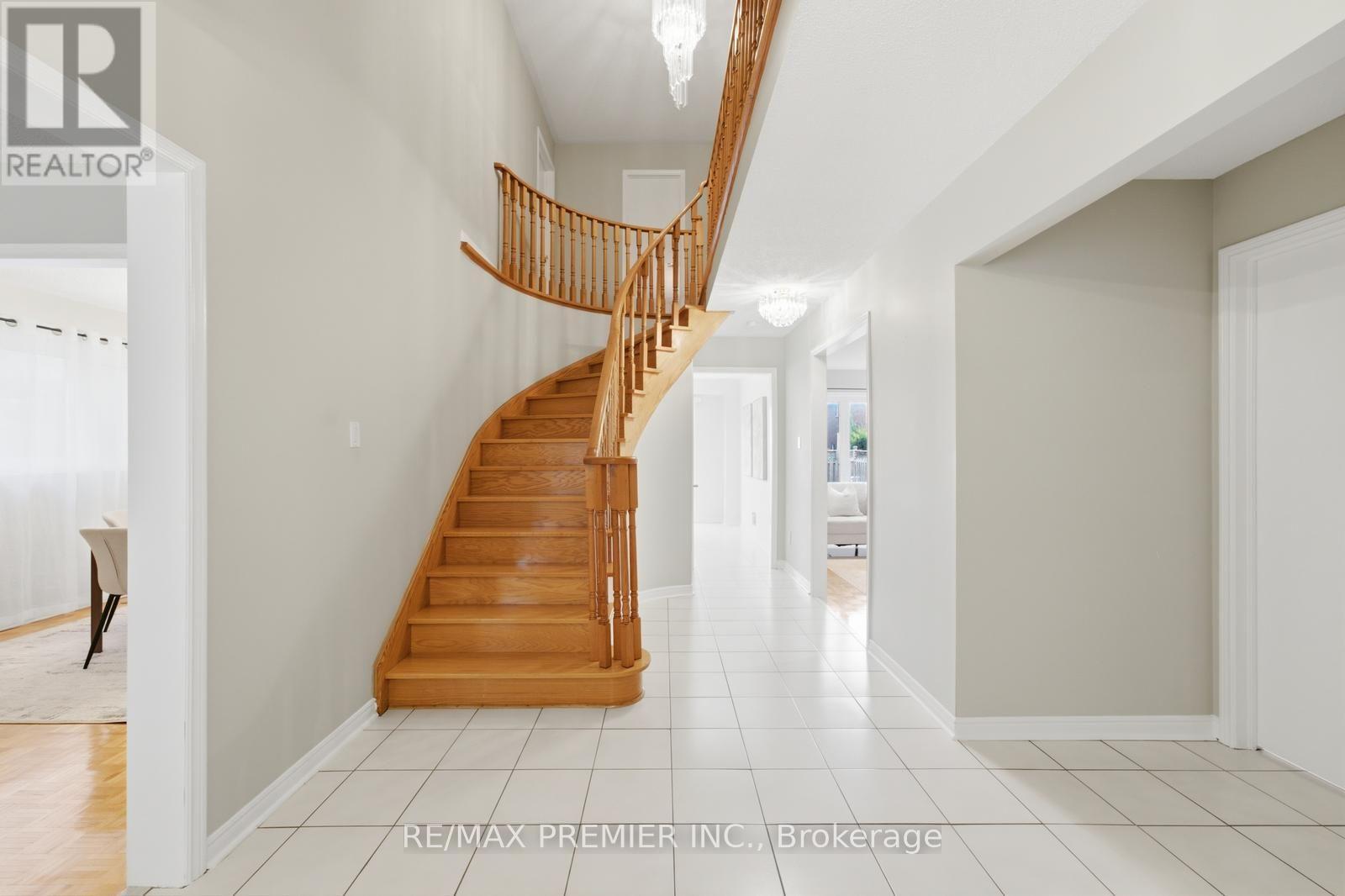 122 Spring Town Road, Vaughan, Ontario  L4L 8E6 - Photo 6 - N13666356