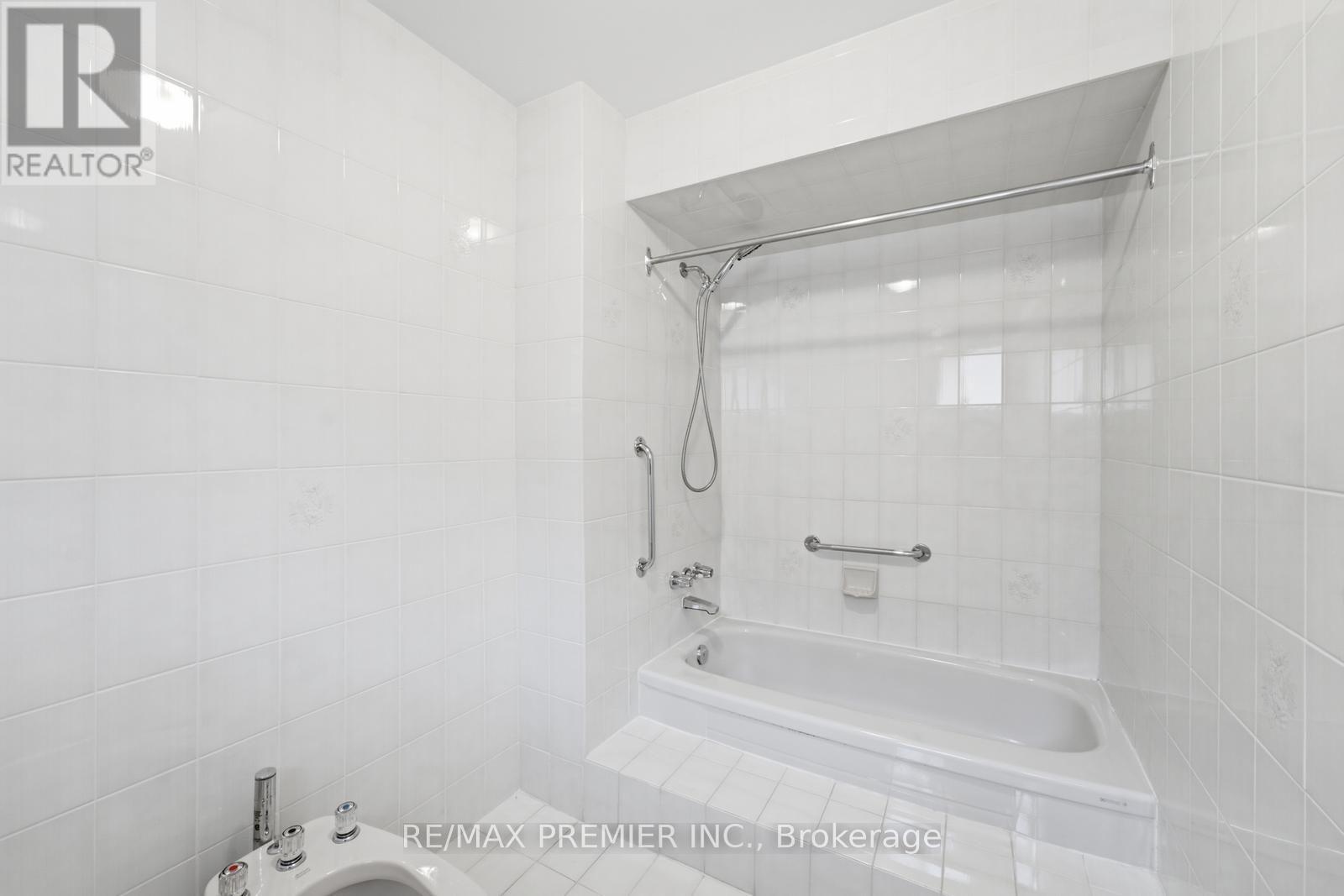 122 Spring Town Road, Vaughan, Ontario  L4L 8E6 - Photo 28 - N13666356