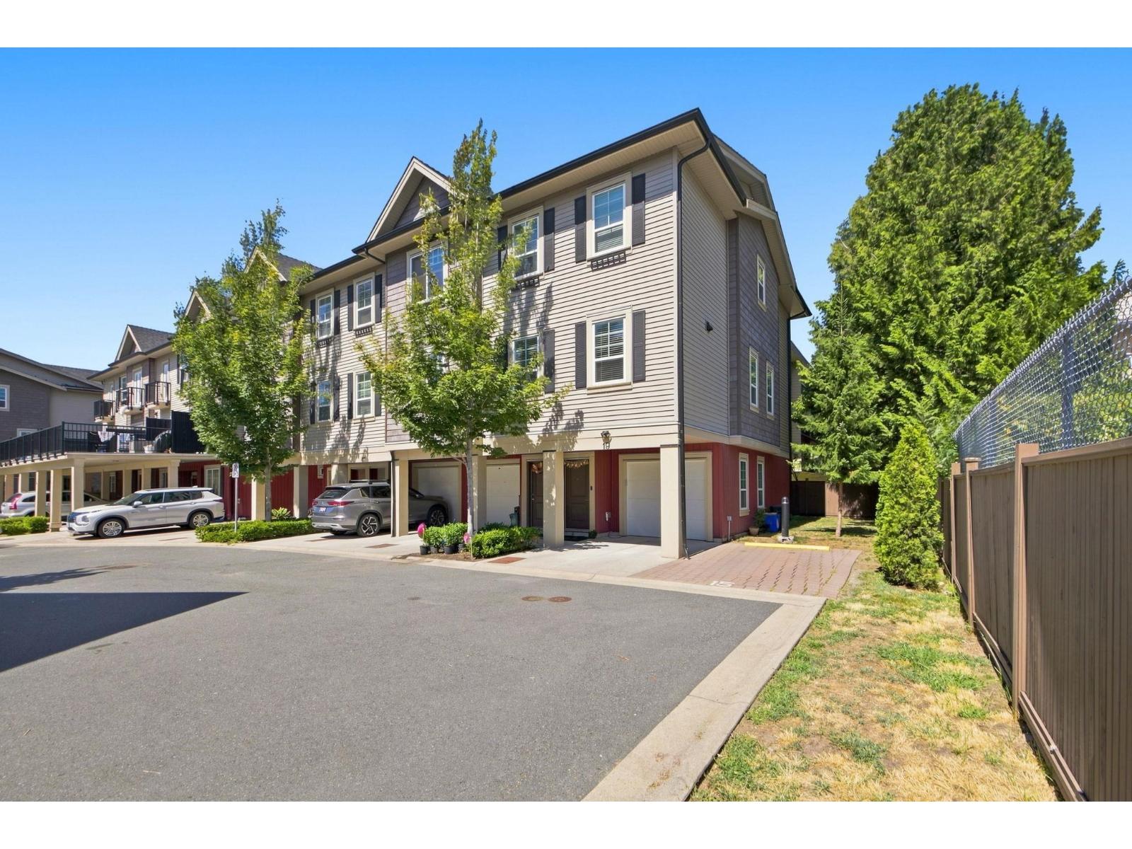 19 2530 Janzen Street, Abbotsford, British Columbia  V2T 0H7 - Photo 2 - R3154790