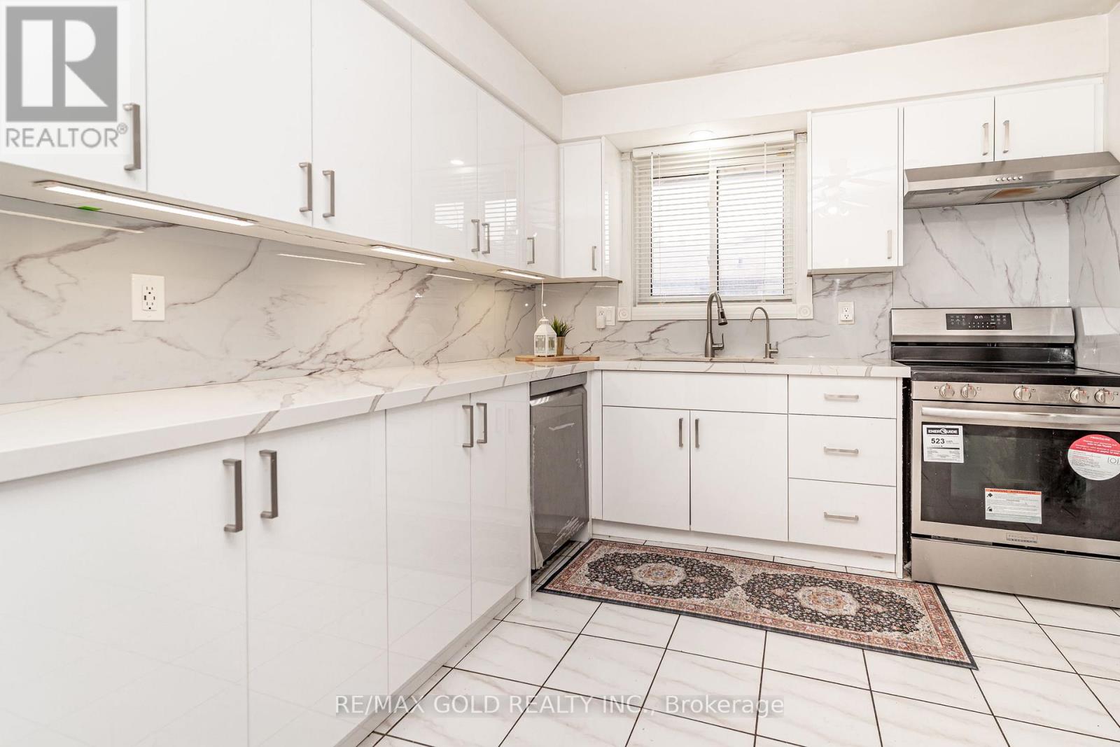 55 Ramblewood Way, Kitchener, Ontario N2N 1G8 - Photo 13 - X13663870
