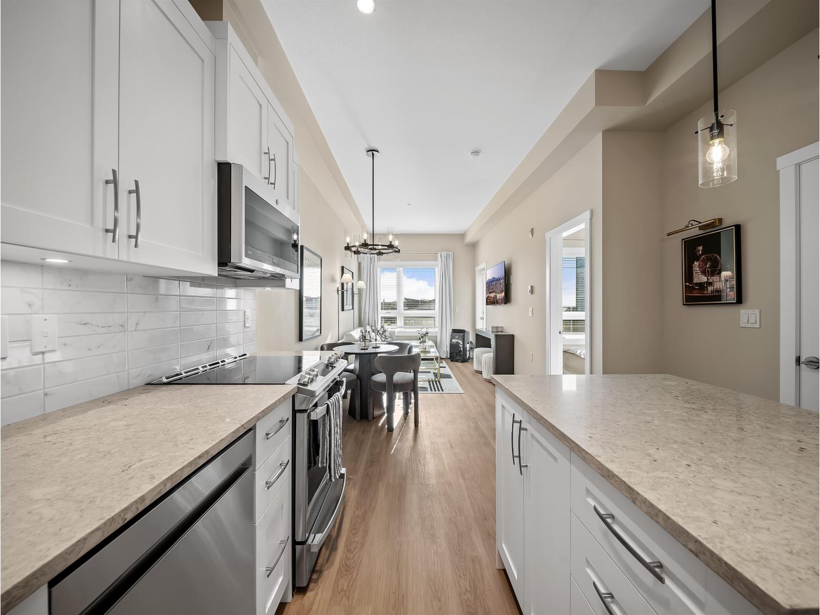 A121 8233 208b Street Street, Langley, British Columbia  V2Y 4M7 - Photo 3 - R3154449