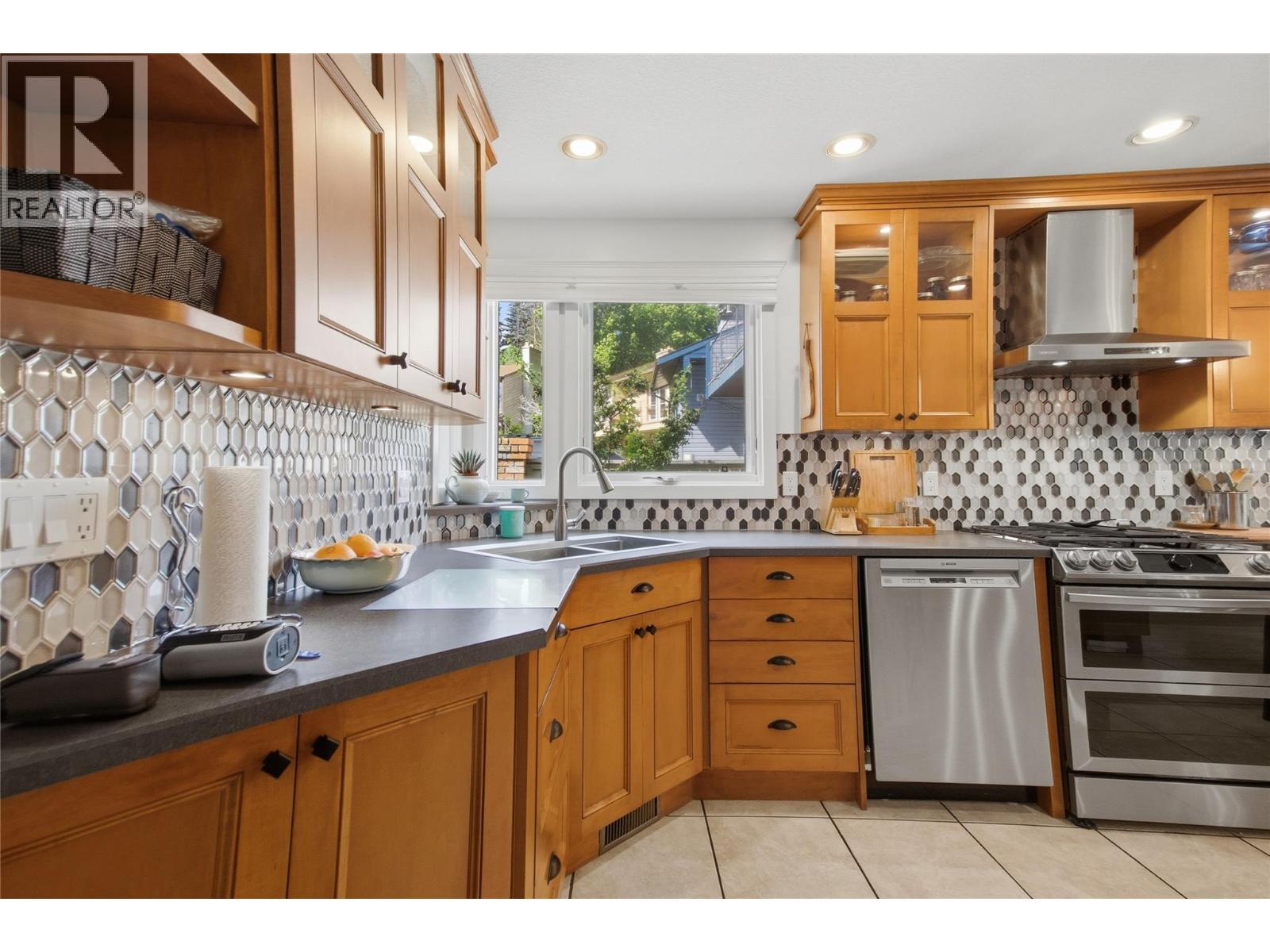 1914 Sedgewick Drive, Kamloops, British Columbia  V2E 1Z7 - Photo 19 - 10392187