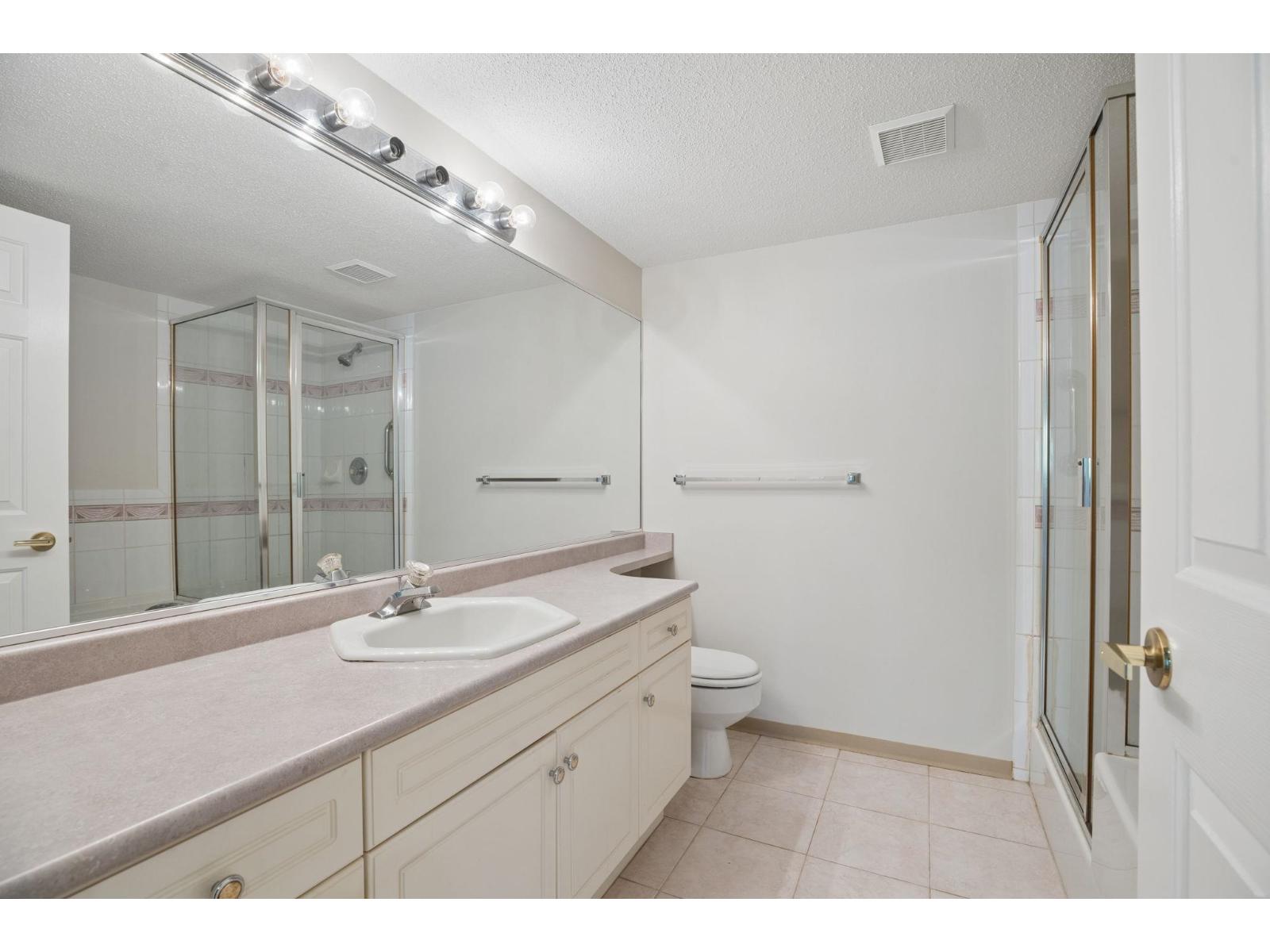 163 13888 70 Avenue, Surrey, British Columbia  V3W 0R8 - Photo 12 - R3155225