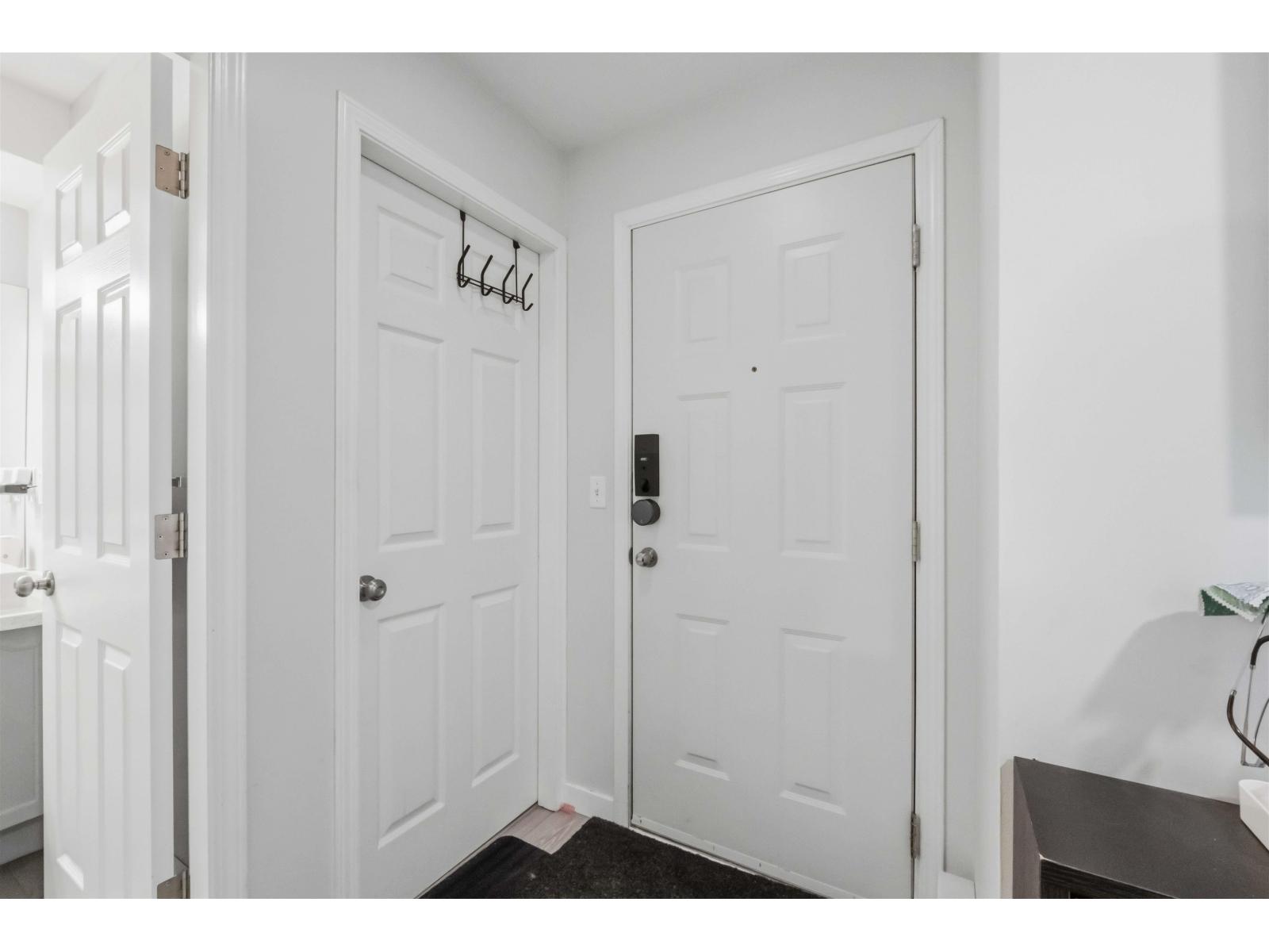 107 9951 152 Street, Surrey, British Columbia  V3R 4G5 - Photo 2 - R3155191