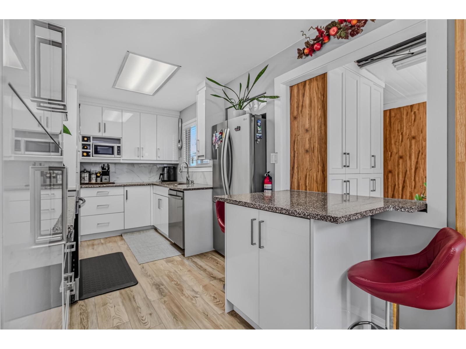 9656 125 Street, Surrey, British Columbia  V3V 4Y1 - Photo 10 - R3155080