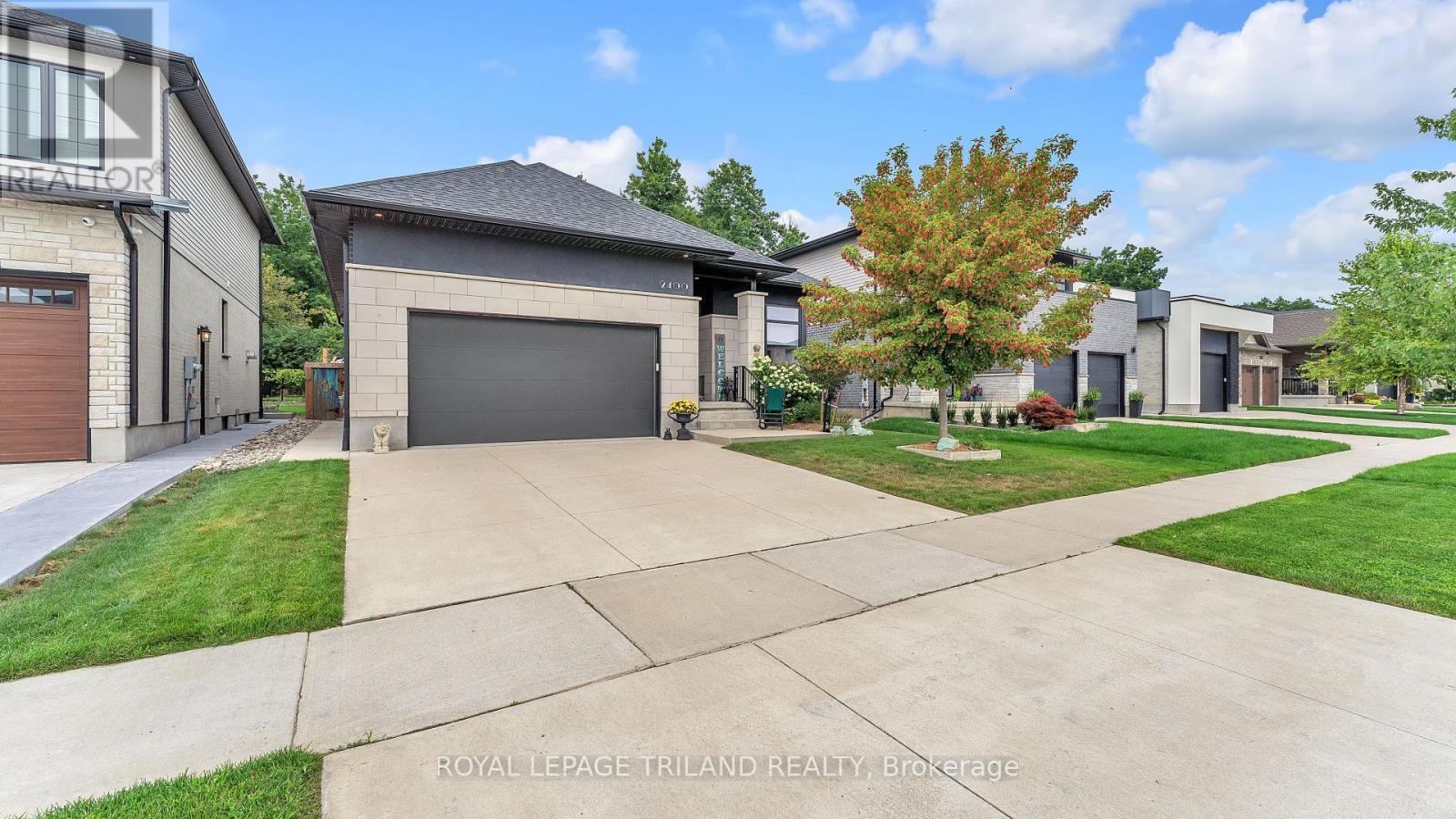 2400 RED THORNE AVENUE, London South, Ontario