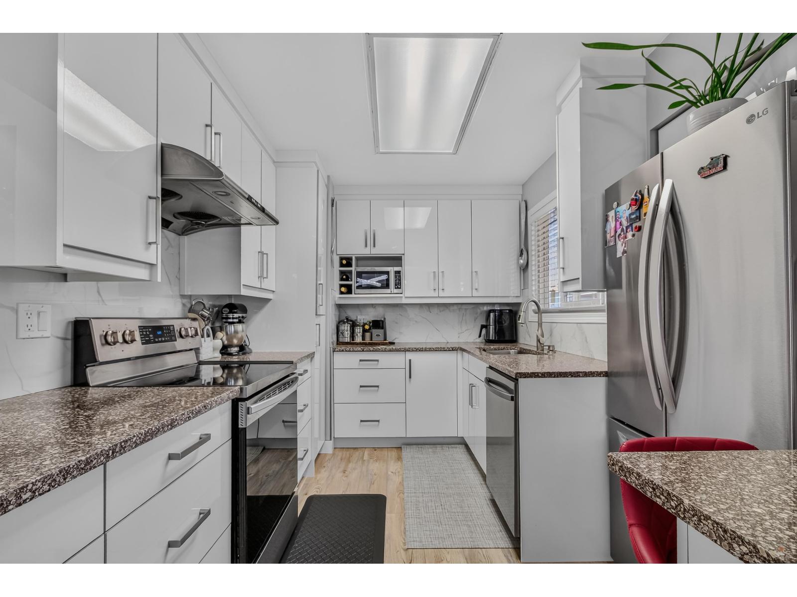 9656 125 Street, Surrey, British Columbia  V3V 4Y1 - Photo 11 - R3155080