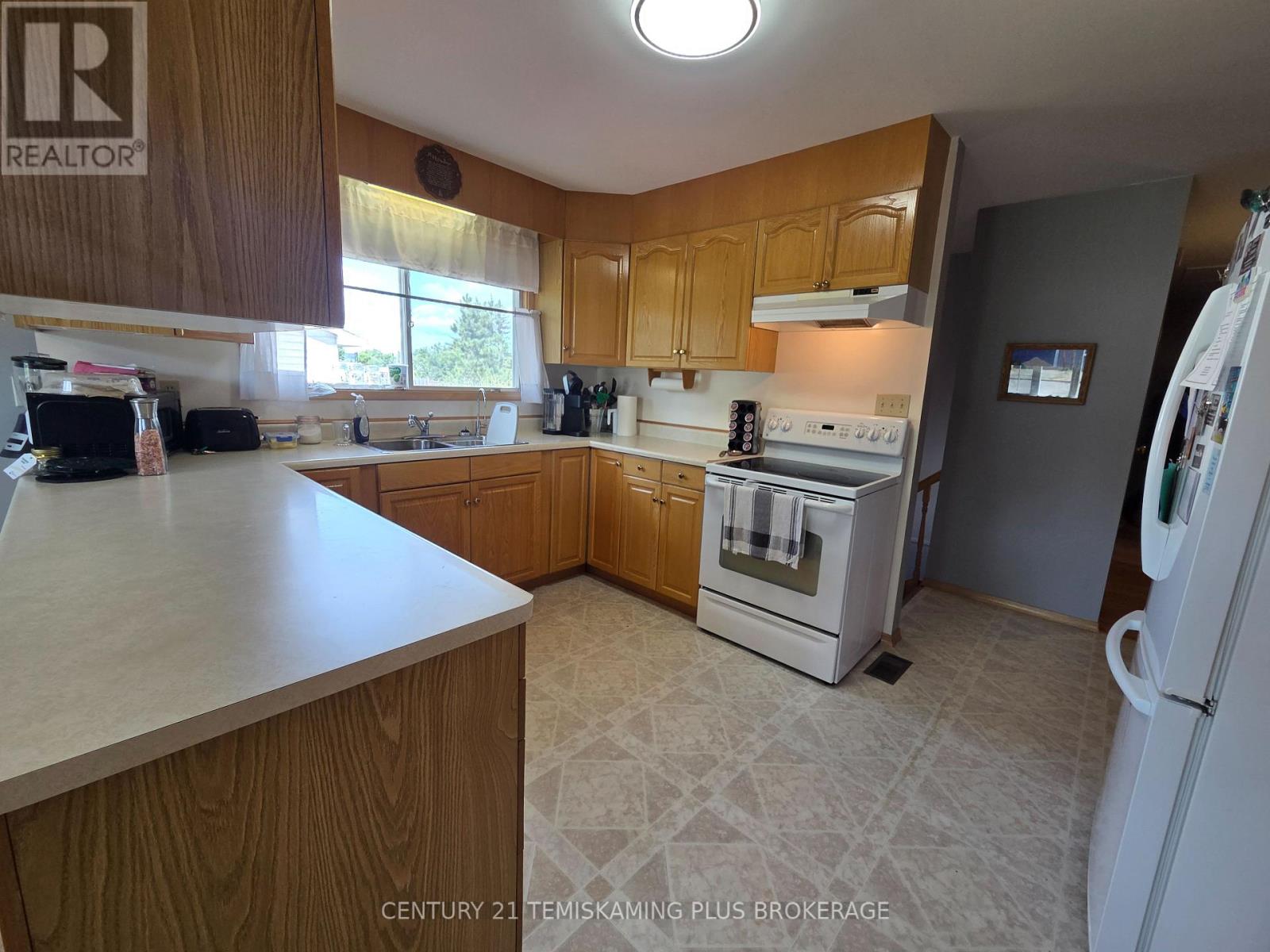 125 4th Avenue, Englehart, Ontario  P0J 1H0 - Photo 4 - T13667928