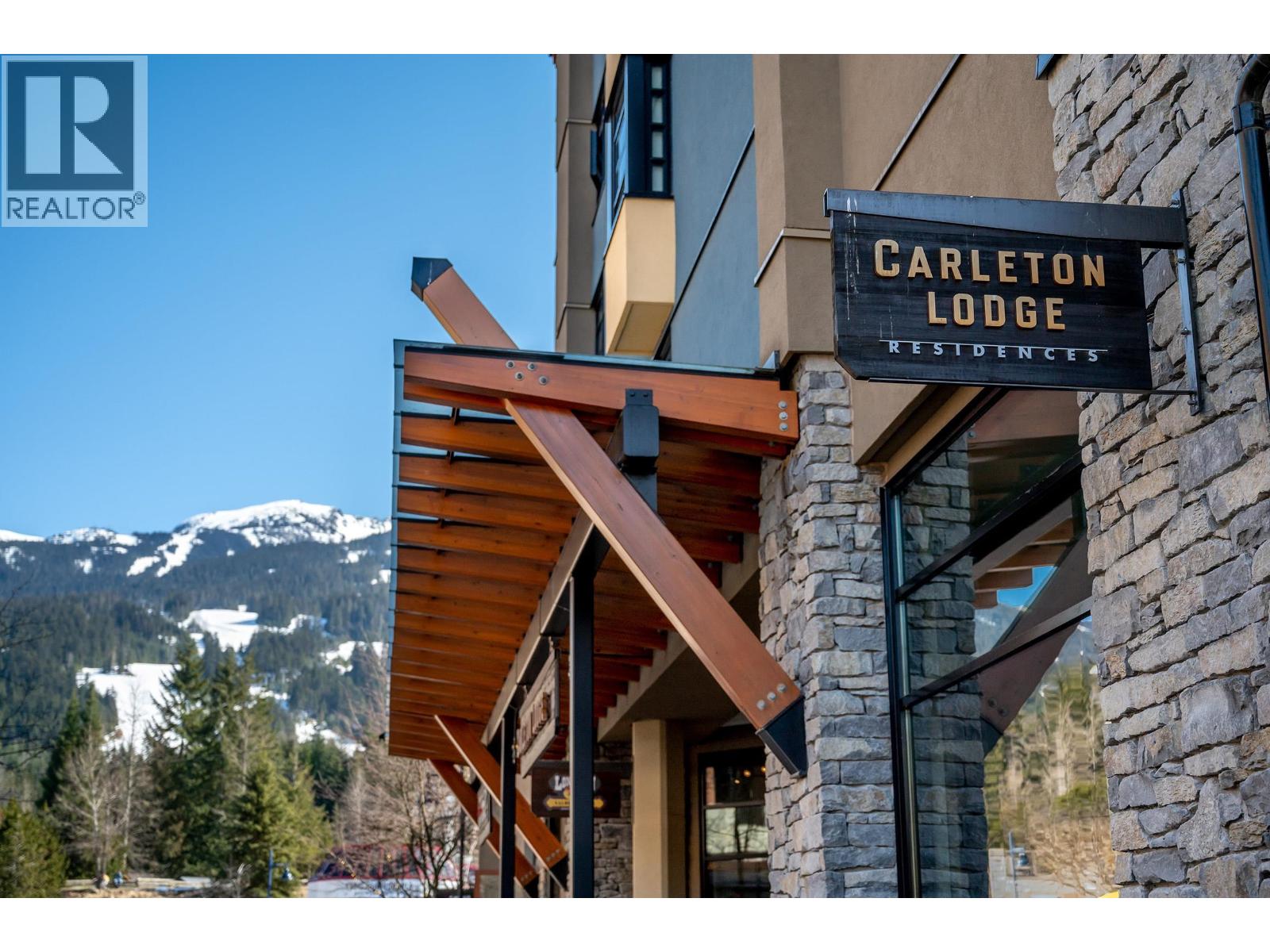 303 4280 Mountain Square, Whistler, British Columbia  V8E 1B9 - Photo 2 - R3118077