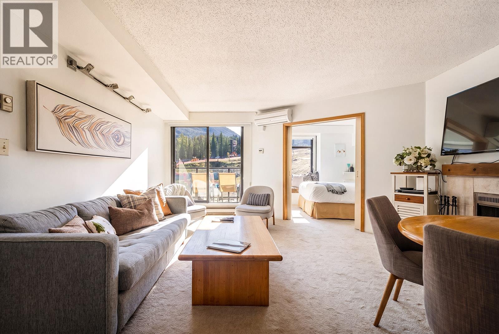 303 4280 Mountain Square, Whistler, British Columbia  V8E 1B9 - Photo 5 - R3118077