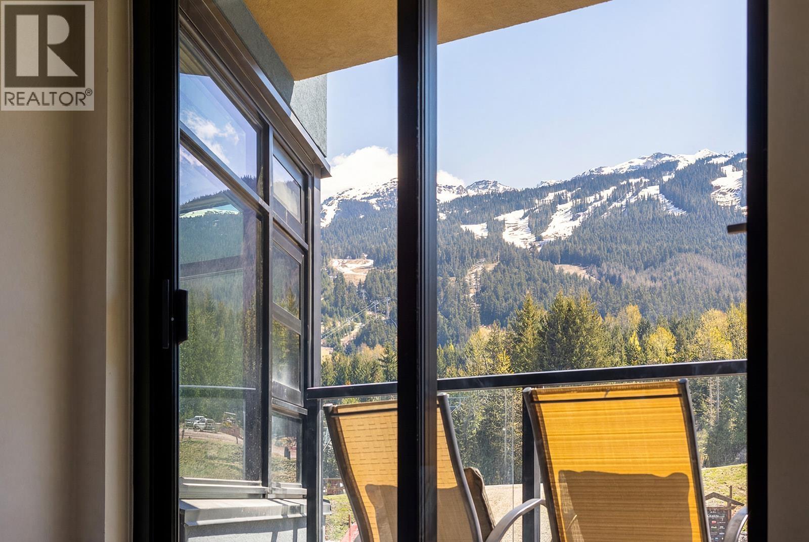 303 4280 Mountain Square, Whistler, British Columbia  V8E 1B9 - Photo 10 - R3118077
