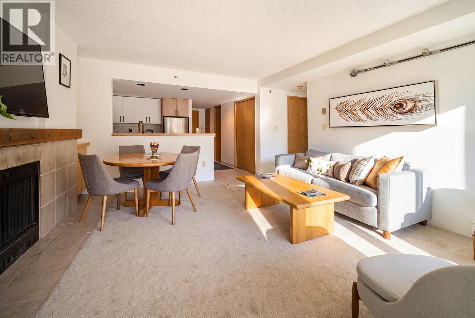 303 4280 Mountain Square, Whistler, British Columbia  V8E 1B9 - Photo 12 - R3118077