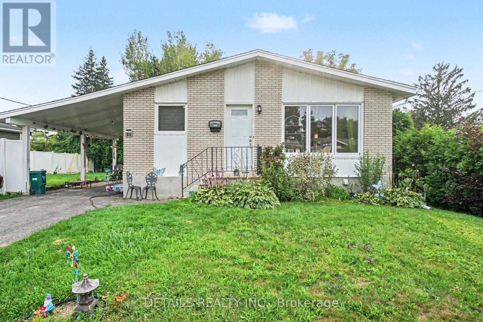 816 Willow Avenue, Ottawa, Ontario  K1E 1C7 - Photo 1 - X13667946