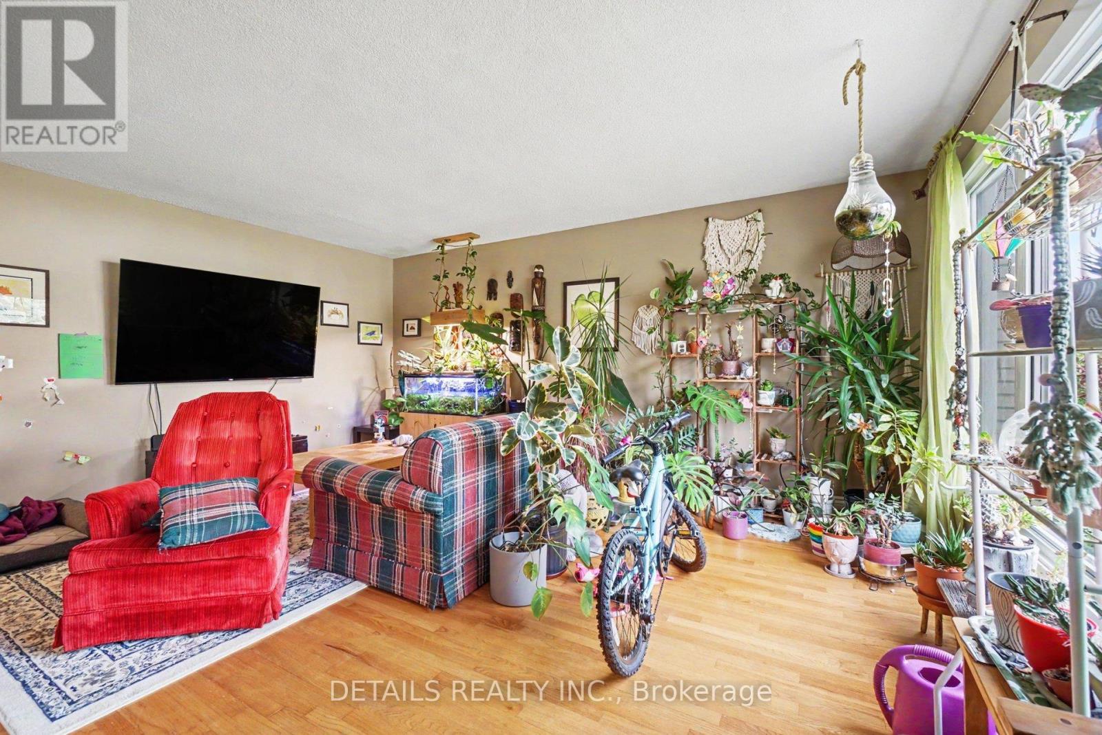 816 Willow Avenue, Ottawa, Ontario  K1E 1C7 - Photo 3 - X13667946