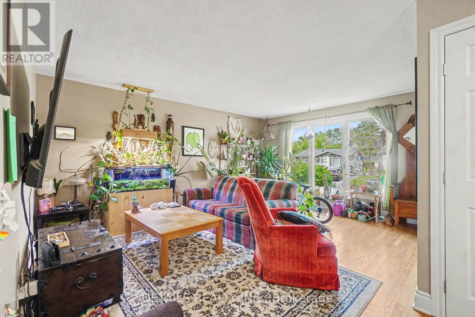816 Willow Avenue, Ottawa, Ontario  K1E 1C7 - Photo 4 - X13667946