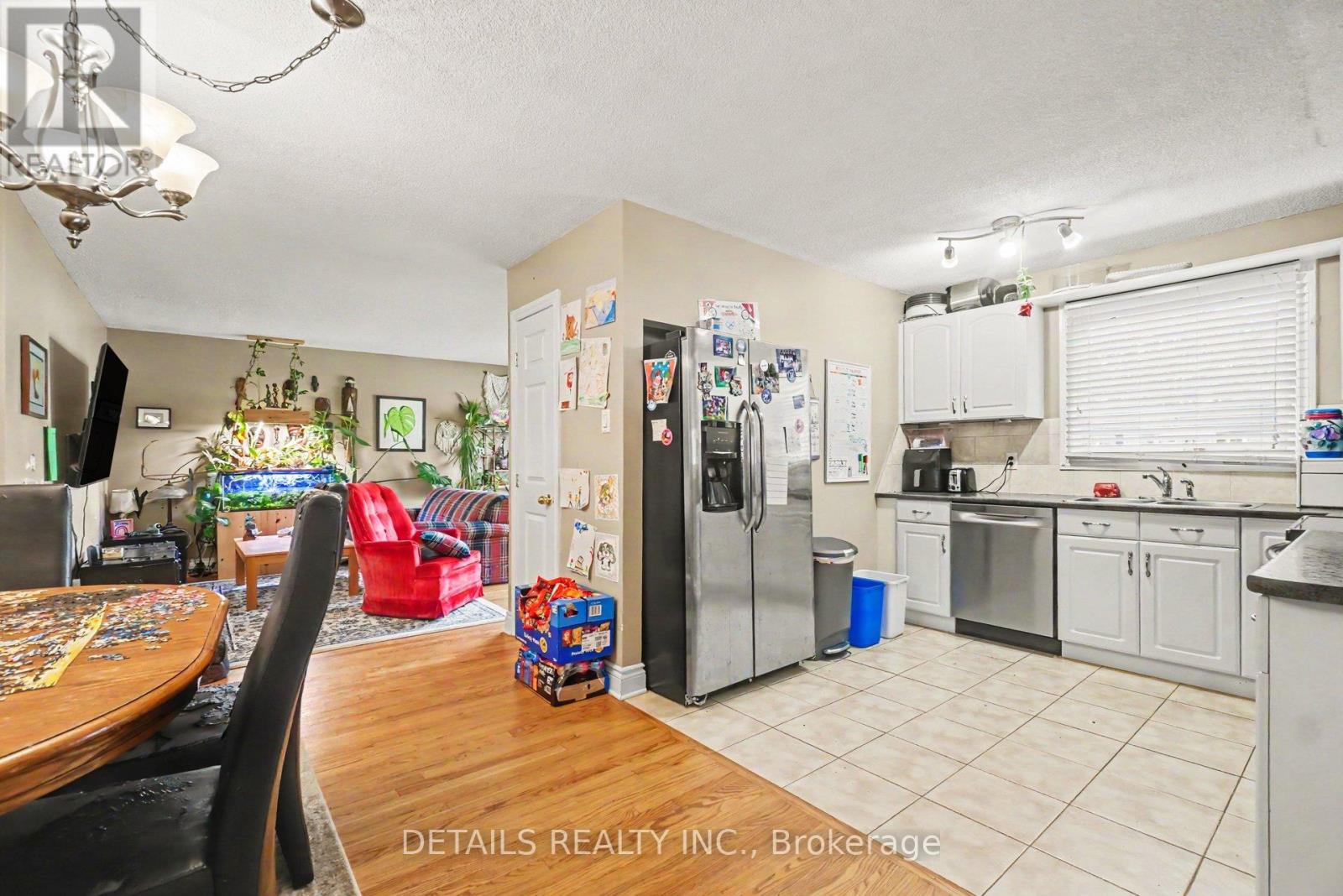 816 Willow Avenue, Ottawa, Ontario  K1E 1C7 - Photo 6 - X13667946