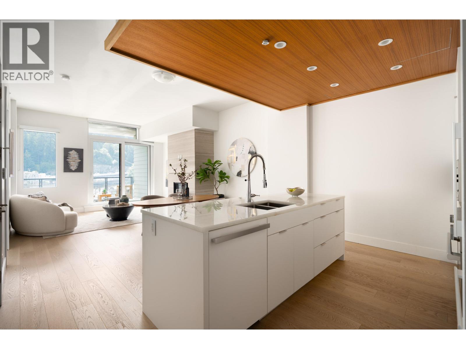 305 6707 Nelson Avenue, West Vancouver, British Columbia  V7W 2B2 - Photo 9 - R3155154