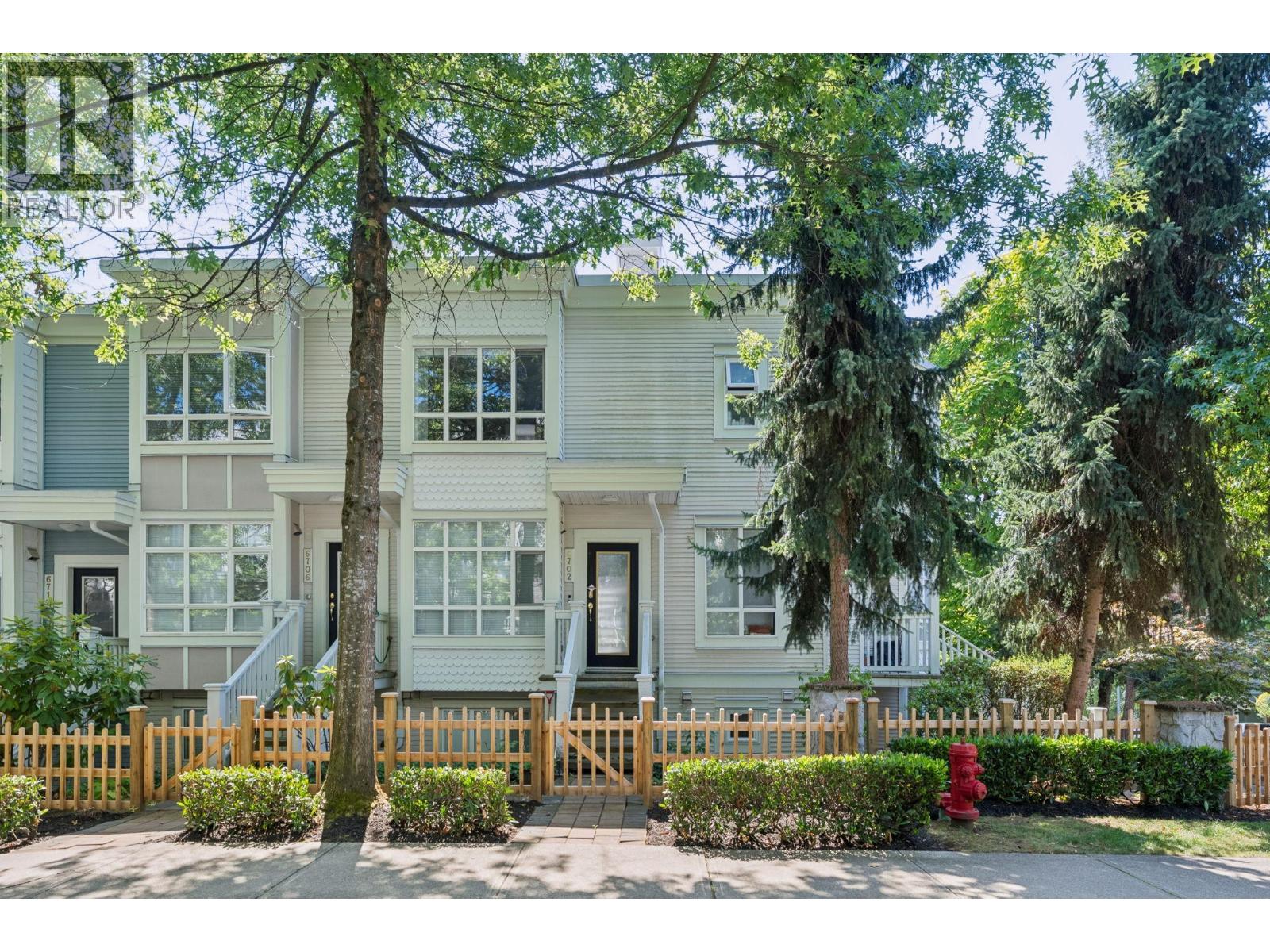6702 Village Green, Burnaby, British Columbia  V5E 4K7 - Photo 3 - R3155165
