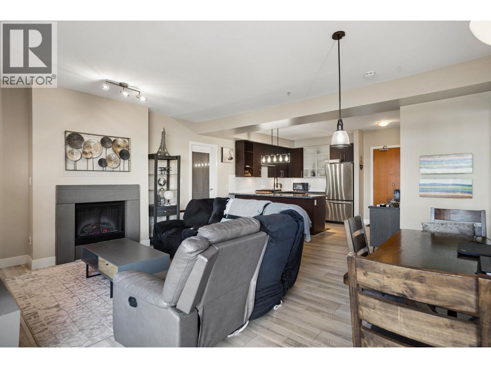 201 14300 Riverport Way, Richmond, British Columbia  V6W 0A4 - Photo 3 - R3155198