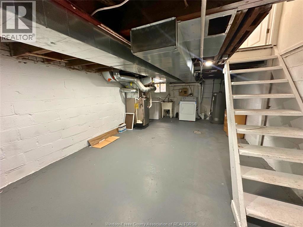 116 Elm Avenue, Windsor, Ontario  N9A 5G8 - Photo 9 - 26019625