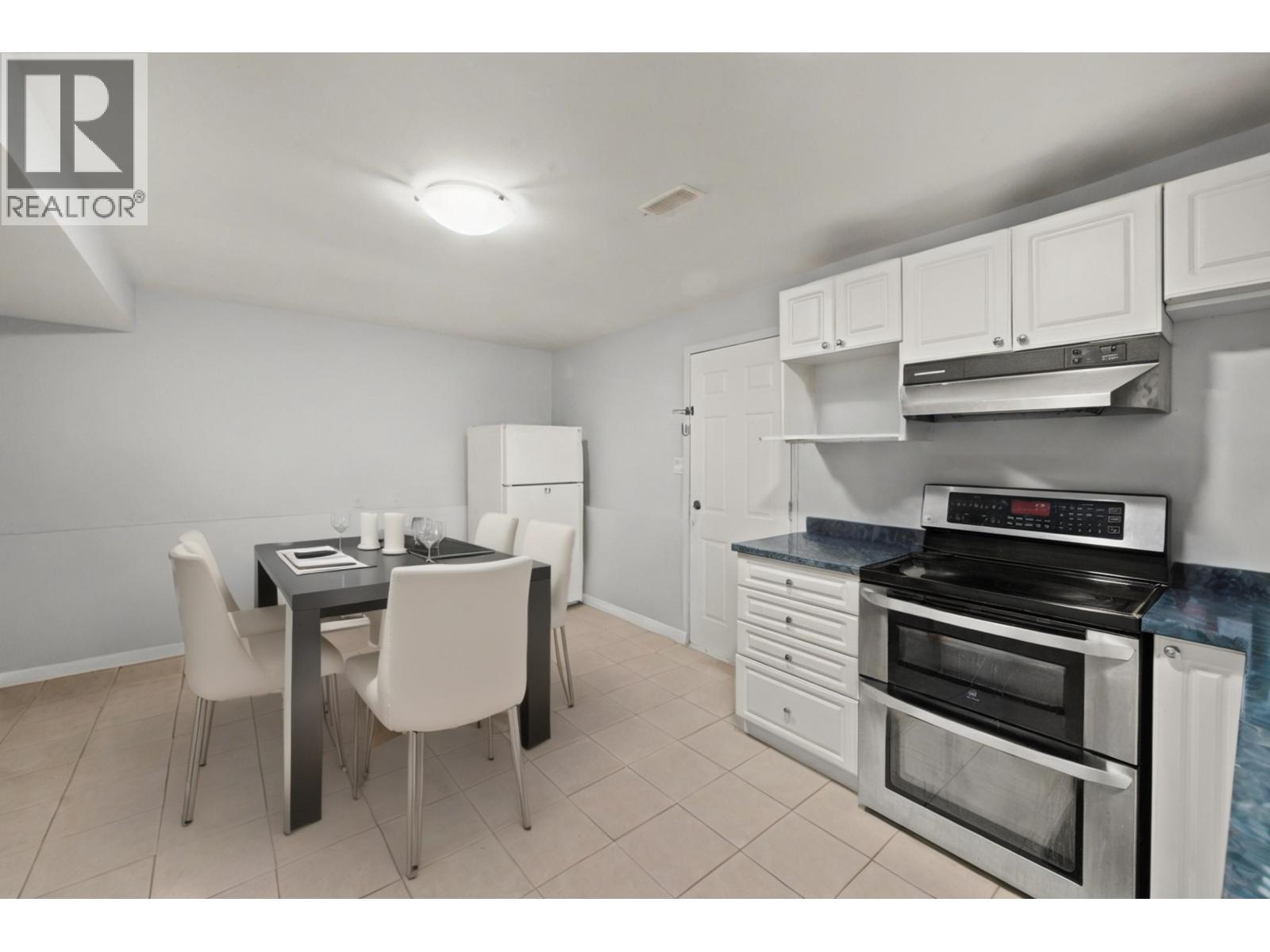 3949 Sefton Street, Port Coquitlam, British Columbia V3B 3S2 - Photo 3 - R3155201