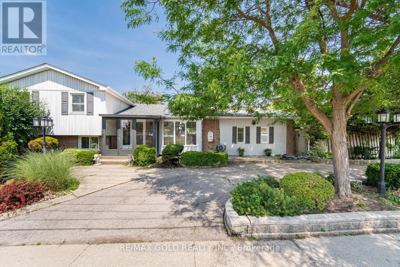 2395 Stillmeadow Road, Mississauga, Ontario  L5B 2A8 - Photo 2 - W13667854