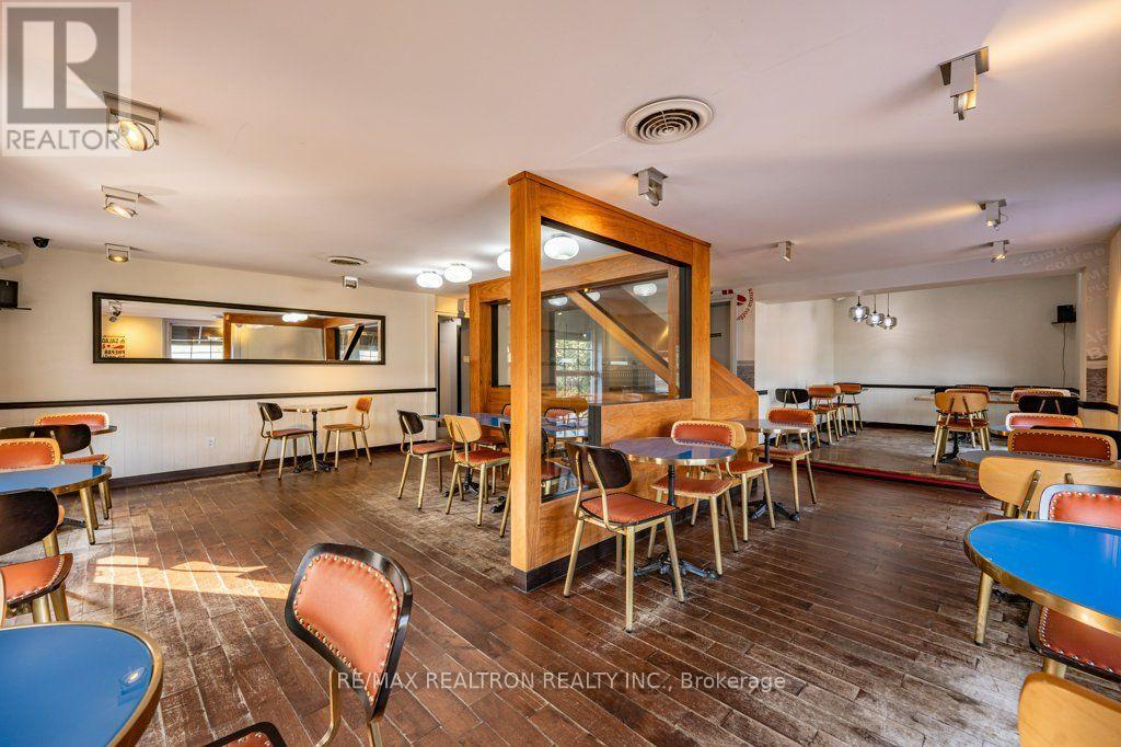 321 Lakeshore Road E, Oakville, Ontario  L6J 1J4 - Photo 11 - W13667878