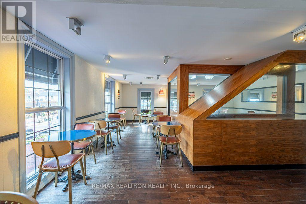 321 Lakeshore Road E, Oakville, Ontario  L6J 1J4 - Photo 12 - W13667878