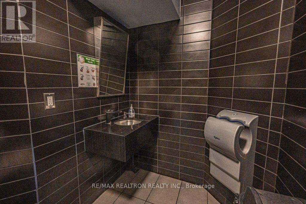 321 Lakeshore Road E, Oakville, Ontario  L6J 1J4 - Photo 21 - W13667878
