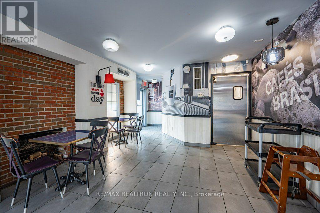 321 Lakeshore Road E, Oakville, Ontario  L6J 1J4 - Photo 9 - W13667878