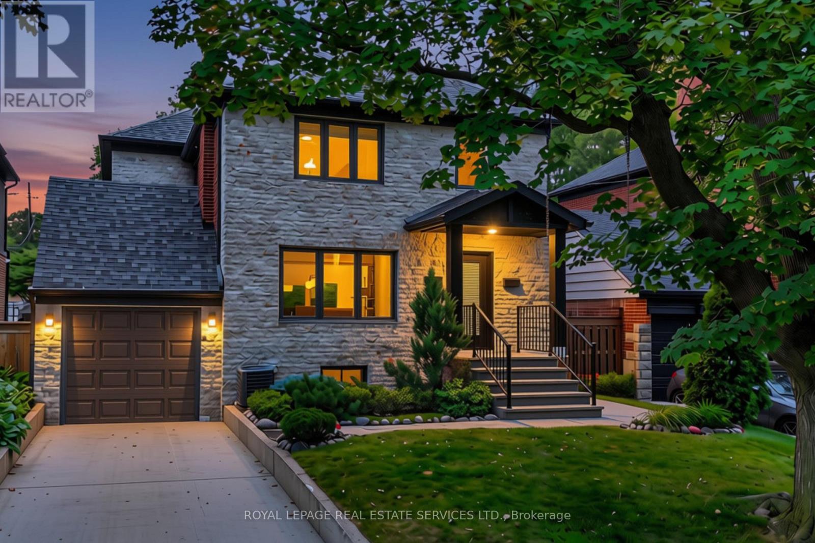 <div class="slider-price">$2,498,900</div><p>52 Glenaden Avenue E, Toronto, Ontario</p>