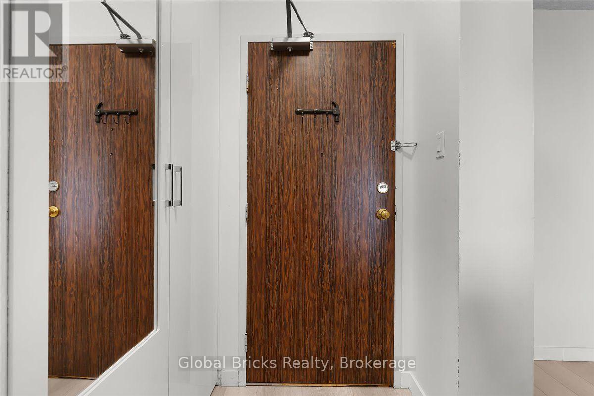 1103 - 17 Knightsbridge Road, Brampton, Ontario  L6T 3X9 - Photo 5 - W13655250