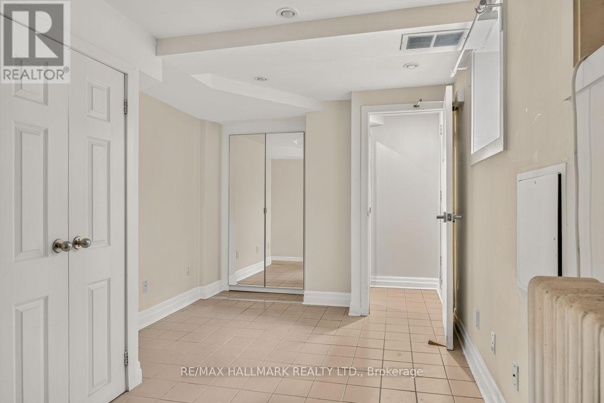 Lower - 483 Parkside Drive, Toronto, Ontario  M6R 2Z9 - Photo 13 - W13601064