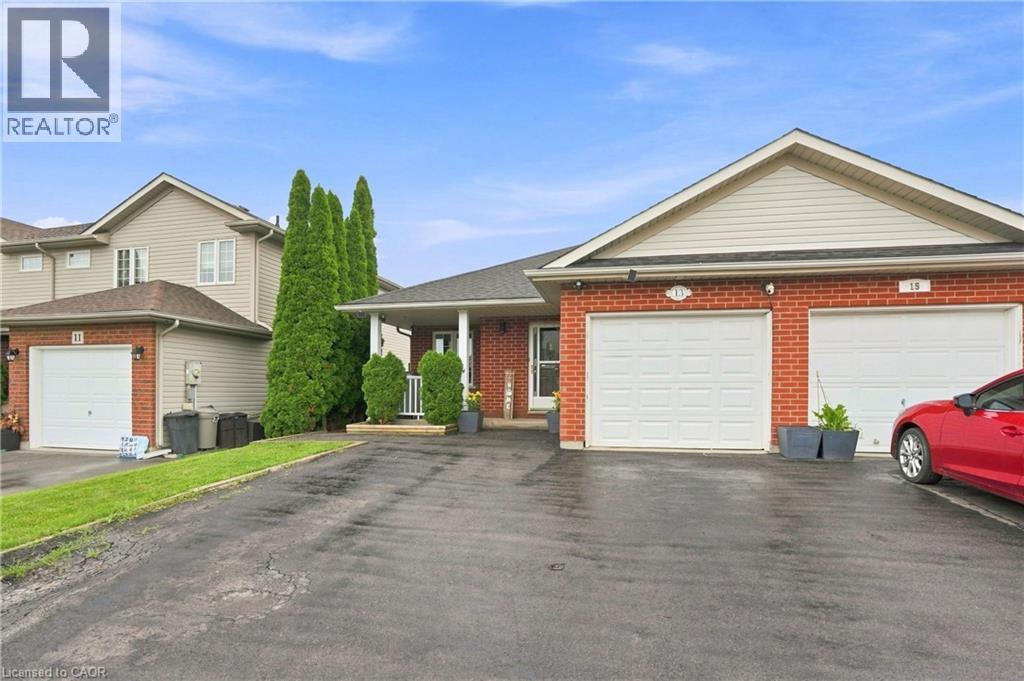 13 Golden Acres Drive, Smithville, Ontario  L0R 2A0 - Photo 2 - 40855363