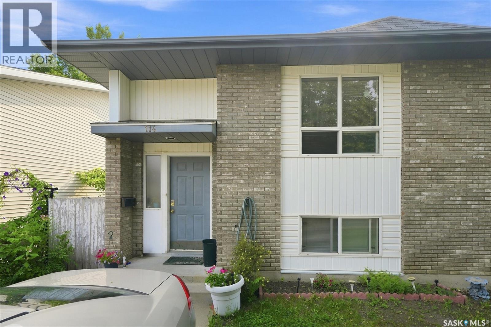 114 - 116 Barber Crescent, Saskatoon, Saskatchewan  S7M 5M7 - Photo 2 - SK045147