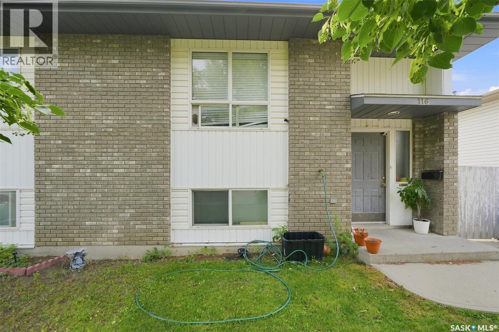 114 - 116 Barber Crescent, Saskatoon, Saskatchewan  S7M 5M7 - Photo 3 - SK045147