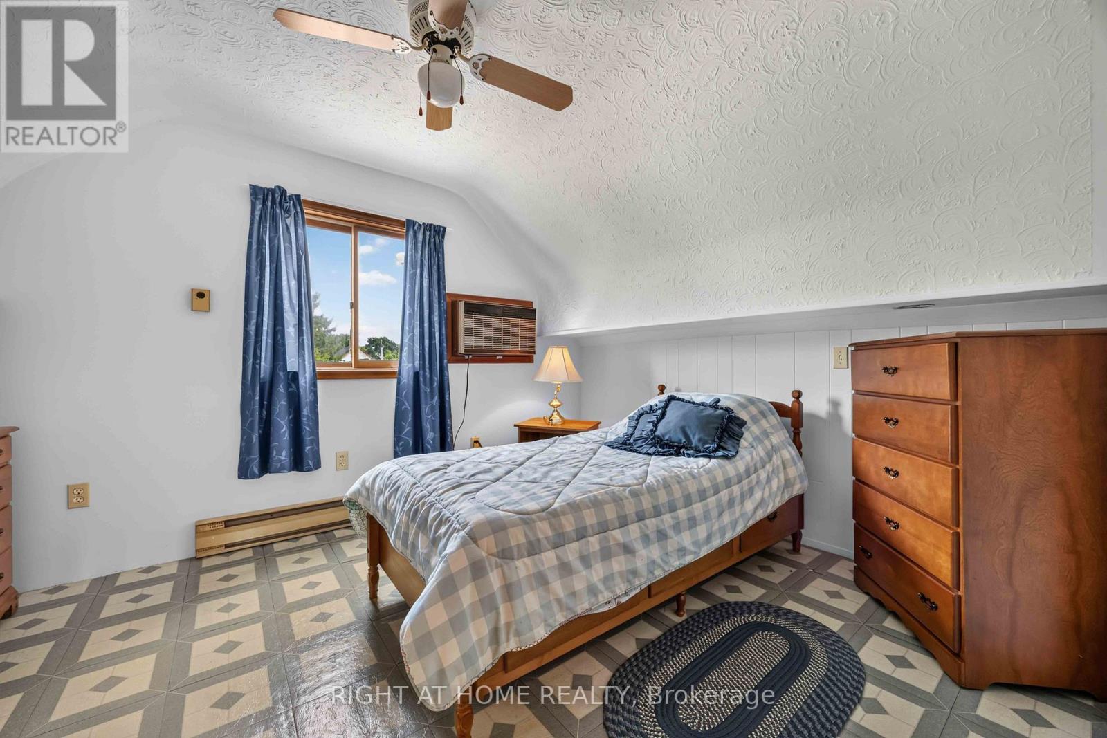 208 Ross Avenue, Sarnia, Ontario  N7T 1J7 - Photo 18 - X13668070