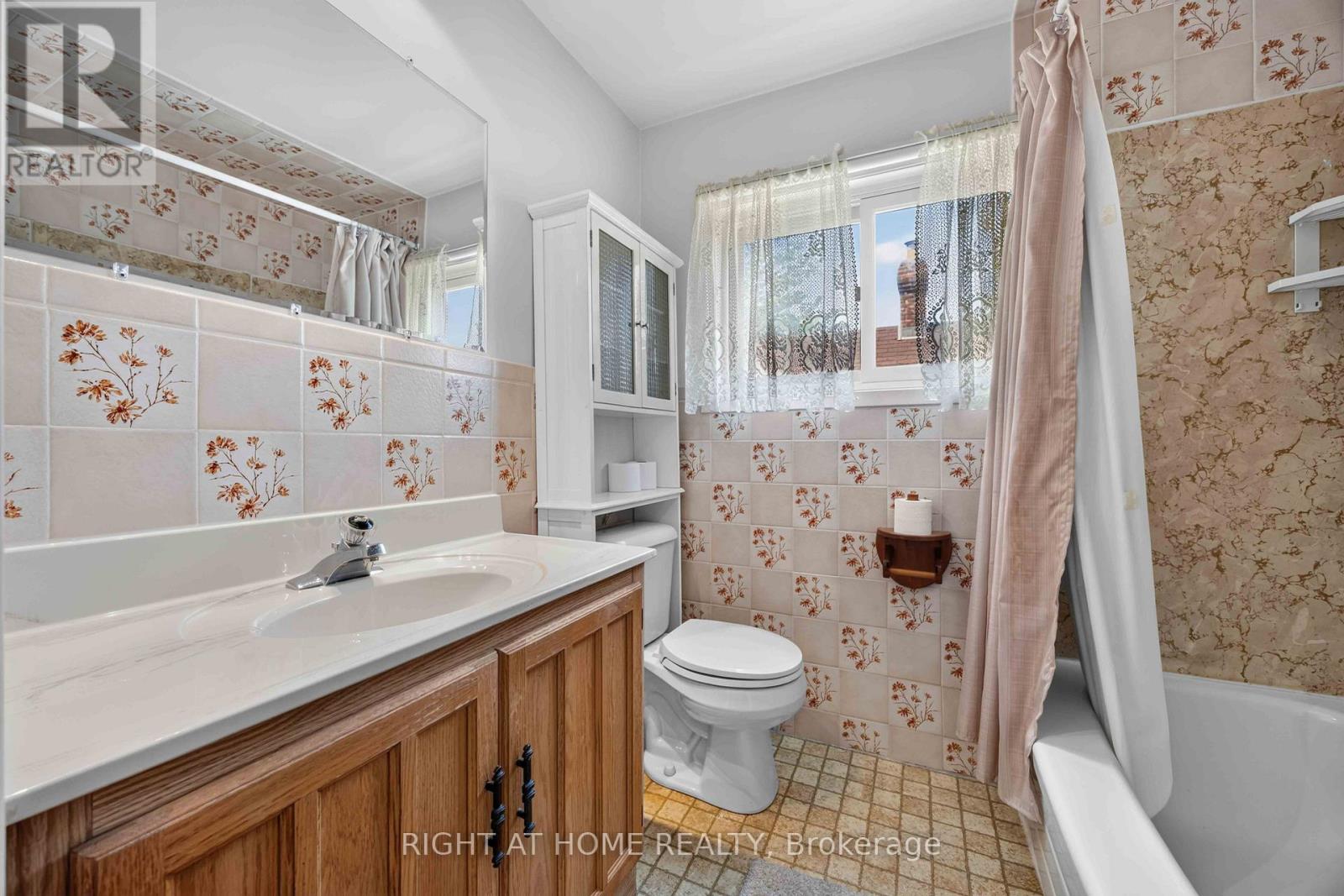 208 Ross Avenue, Sarnia, Ontario  N7T 1J7 - Photo 23 - X13668070