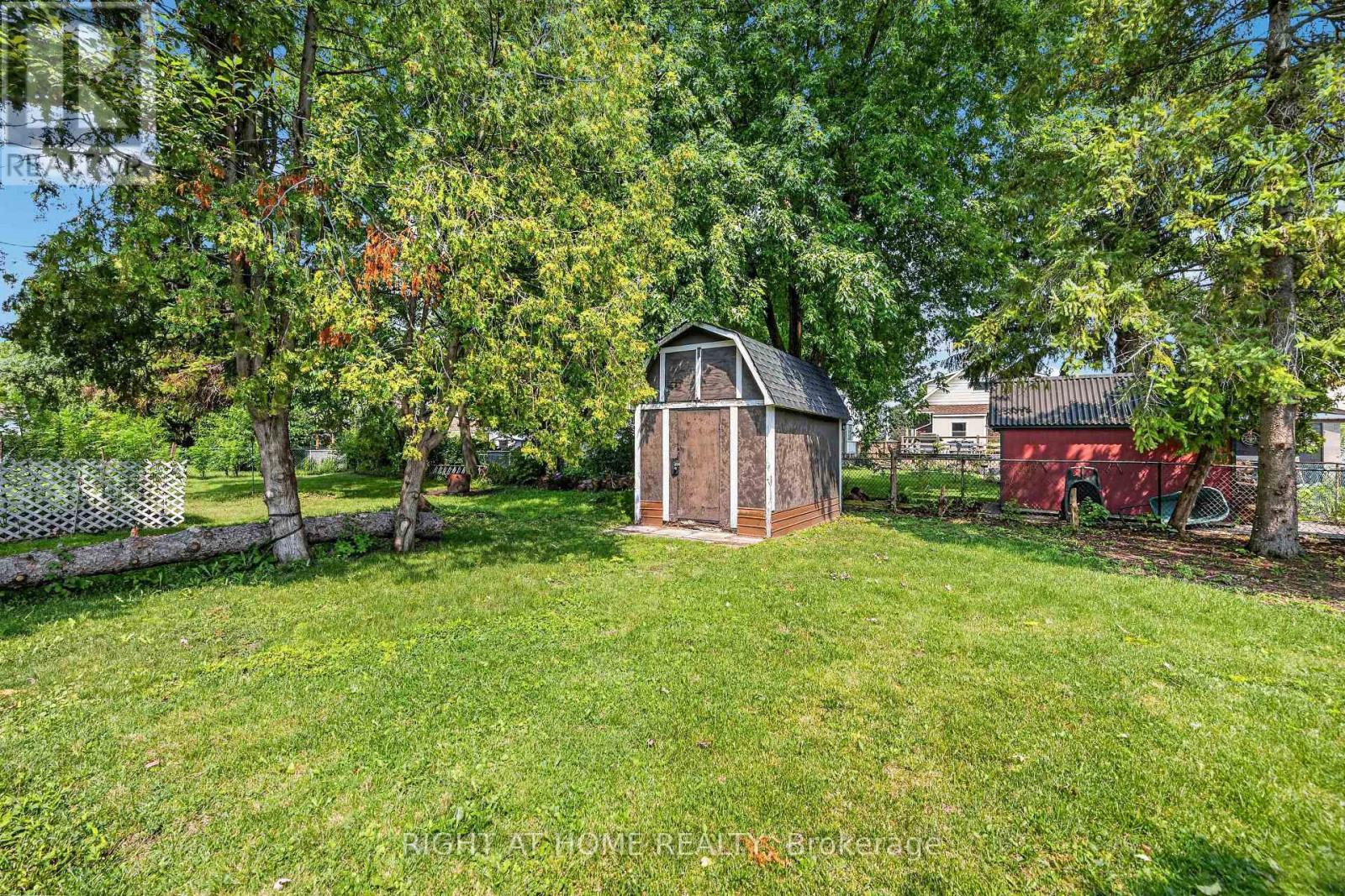 208 Ross Avenue, Sarnia, Ontario  N7T 1J7 - Photo 30 - X13668070
