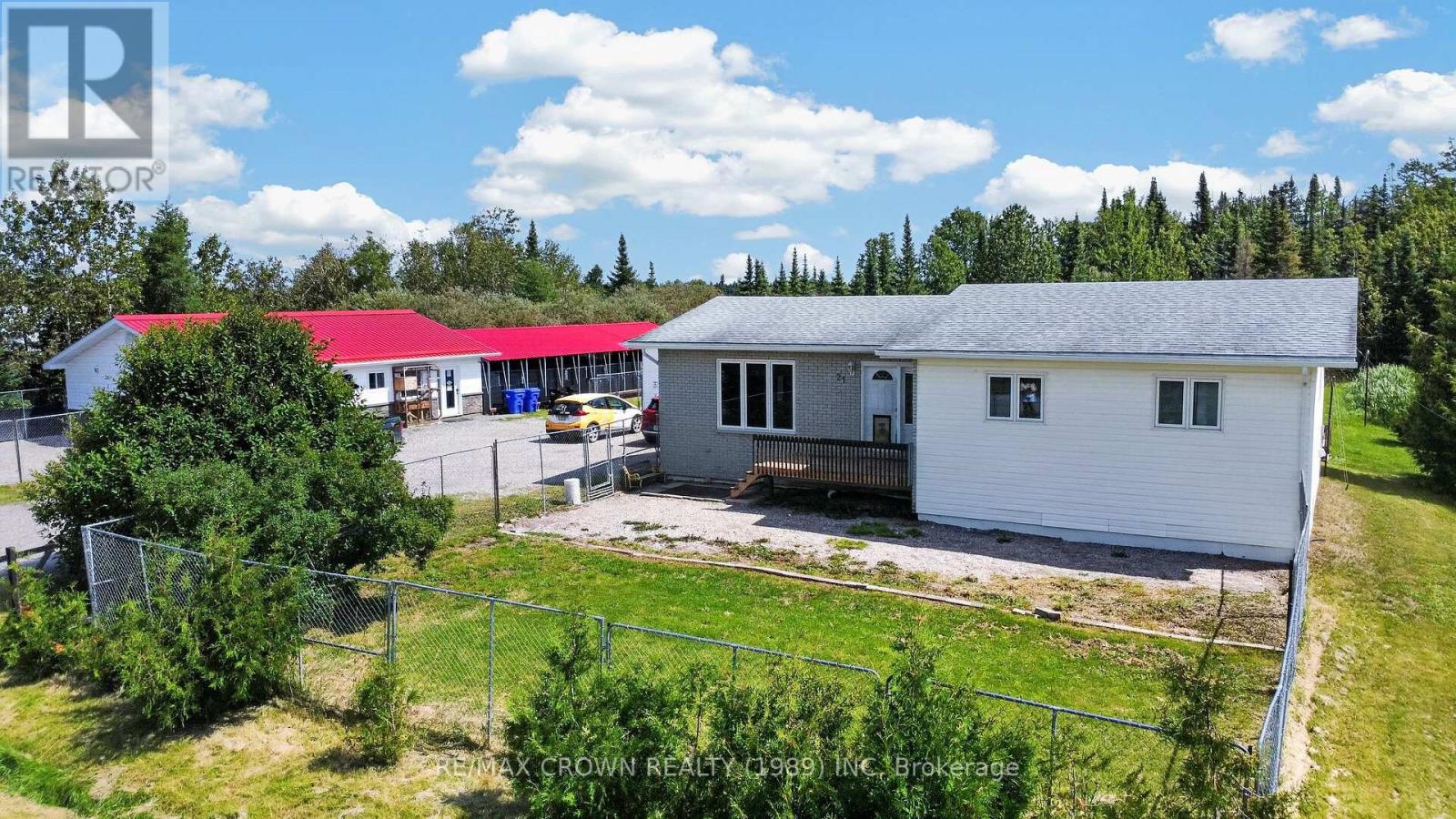 21 Cloutier Road S, Hearst, Ontario  P0L 1N0 - Photo 3 - T13668030