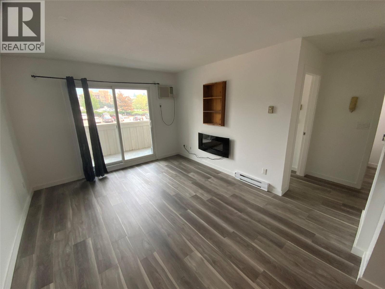 150 Skaha Place Unit# 207, Penticton, British Columbia  V2A 7K1 - Photo 3 - 10397632