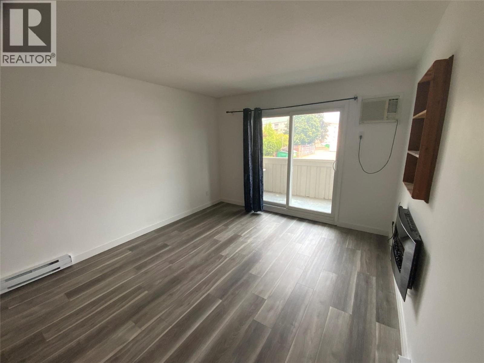 150 Skaha Place Unit# 207, Penticton, British Columbia  V2A 7K1 - Photo 4 - 10397632