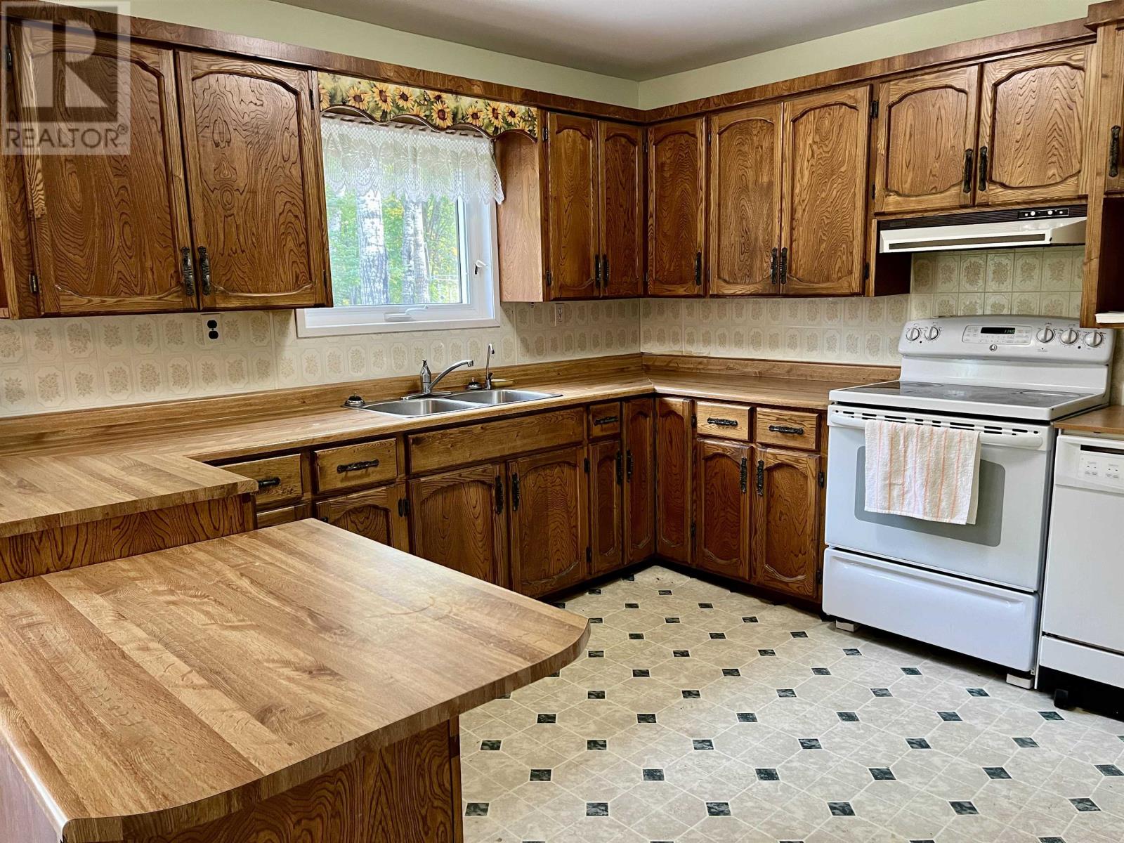 3448 Hwy 71, Emo, Ontario  P0W 1E0 - Photo 6 - TB2602343