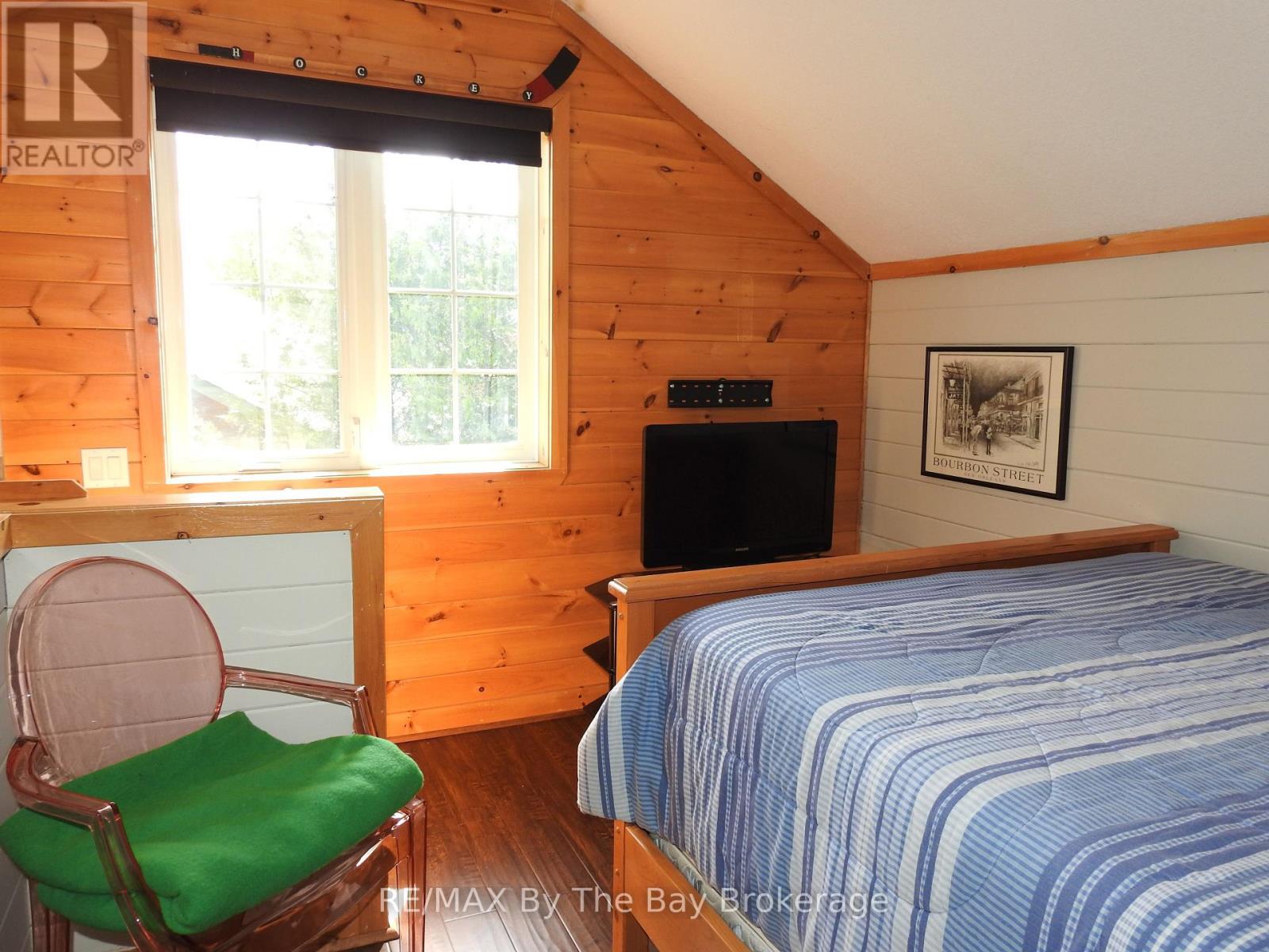 11 Cabin Crescent, Wasaga Beach, Ontario  L9Z 1X7 - Photo 15 - S13668114