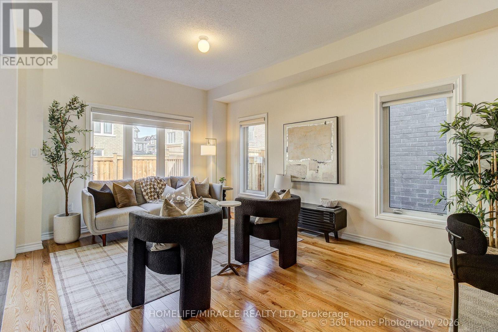 2528 Athena Path, Pickering, Ontario  L1X 0M4 - Photo 3 - E13668158