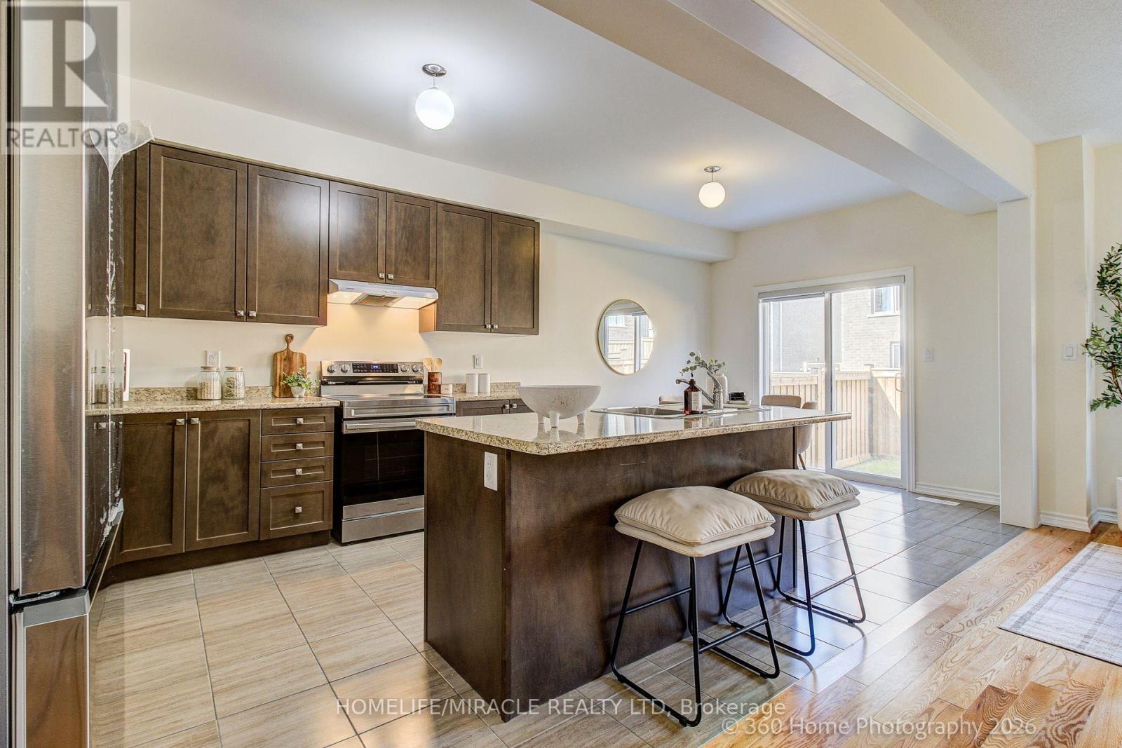 2528 Athena Path, Pickering, Ontario  L1X 0M4 - Photo 6 - E13668158